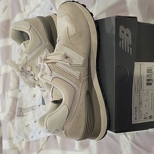 New Balance sneakers classic 574 size 5.5